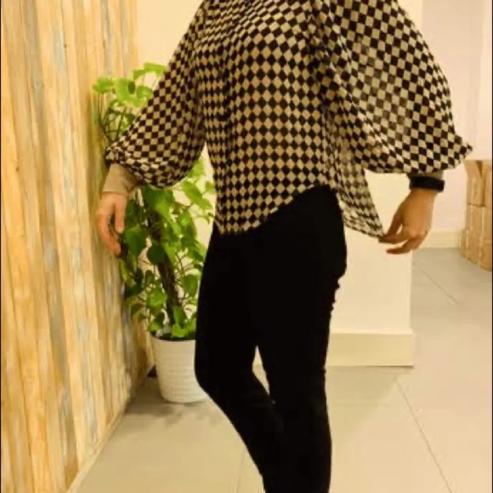 70s Bishop sleeves checkerboard shirt - Picture 5 of 5